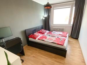 Pronájem bytu 3+kk, Praha, Mikulova, 64 m2