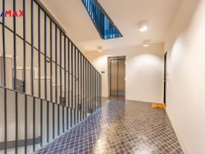 Prodej garážového stání, Praha - Smíchov, Švédská, 13 m2