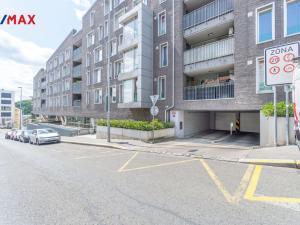 Prodej garážového stání, Praha - Smíchov, Švédská, 13 m2