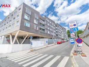Prodej garážového stání, Praha - Smíchov, Švédská, 13 m2