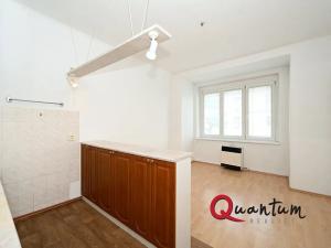 Pronájem bytu 2+kk, Praha - Holešovice, Osadní, 55 m2