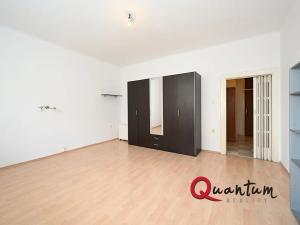 Pronájem bytu 2+kk, Praha - Holešovice, Osadní, 55 m2