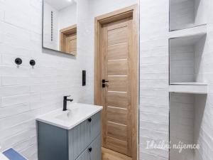 Pronájem bytu 2+kk, Praha - Hostivař, Záveská, 49 m2