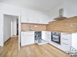 Pronájem bytu 2+kk, Pardubice, nábřeží Závodu míru, 62 m2