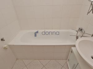 Pronájem bytu 1+1, Praha, Šrobárova, 59 m2