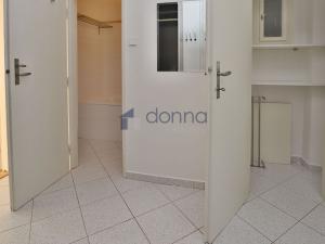 Pronájem bytu 1+1, Praha, Šrobárova, 59 m2