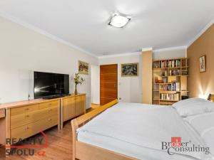 Prodej rodinného domu, Mokrovousy, 221 m2