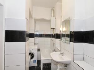 Pronájem bytu 2+1, Praha - Žižkov, Blahníkova, 69 m2
