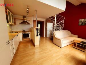 Pronájem bytu 3+kk, Praha, Kašparovo náměstí, 80 m2