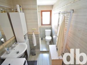 Pronájem bytu 4+1, Karlovy Vary, Třeboňská, 74 m2