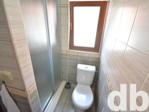 Pronájem bytu 4+1, Karlovy Vary, Třeboňská, 74 m2