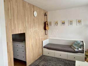 Pronájem bytu 1+kk, Praha - Vinoř, Českodubská, 43 m2