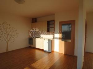 Pronájem bytu 1+kk, Praha - Vinoř, Českodubská, 43 m2