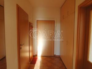 Pronájem bytu 1+kk, Praha - Vinoř, Českodubská, 43 m2