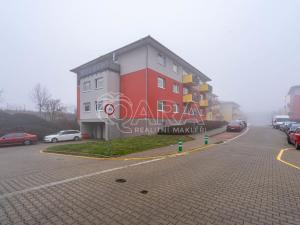 Pronájem bytu 1+kk, Praha - Vinoř, Českodubská, 43 m2