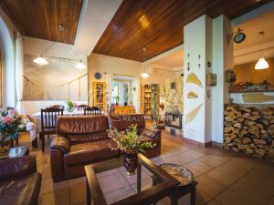 Prodej rodinného domu, Chrášťany - Černíkovice, 240 m2