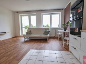 Pronájem bytu 1+kk, Praha - Horní Měcholupy, Boloňská, 39 m2