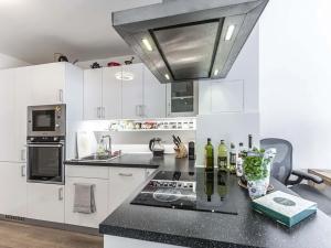 Pronájem bytu 3+kk, Praha - Veleslavín, Pod dvorem, 82 m2