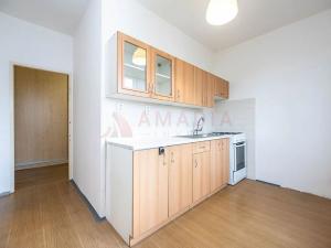 Prodej bytu 2+1, Praha - Malešice, Káranská, 52 m2