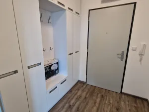 Pronájem kanceláře, Brno, třída Generála Píky, 31 m2