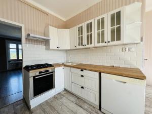 Pronájem bytu 2+1, Teplice, Masarykova třída, 68 m2