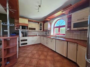 Pronájem rodinného domu, Baška, 200 m2