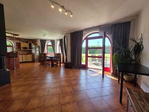 Pronájem rodinného domu, Baška, 200 m2
