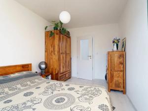 Prodej bytu 2+kk, Praha - Kobylisy, Frýdlantská, 45 m2