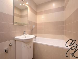Pronájem bytu 2+kk, Praha - Háje, Plickova, 43 m2