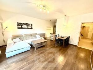 Pronájem bytu 2+kk, Praha - Lhotka, Štúrova, 64 m2