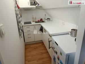 Pronájem bytu 2+kk, Praha - Smíchov, Pod hájem, 40 m2