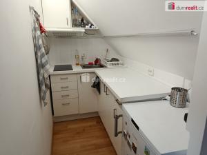 Pronájem bytu 2+kk, Praha - Smíchov, Pod hájem, 40 m2