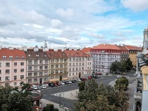 Pronájem bytu 2+kk, Praha - Vršovice, 28. pluku, 70 m2