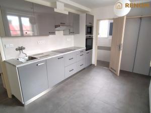 Pronájem bytu 1+1, Olomouc, Na zákopě, 50 m2