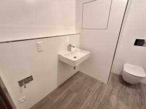 Pronájem bytu 2+kk, Teplice, Novoveská, 49 m2