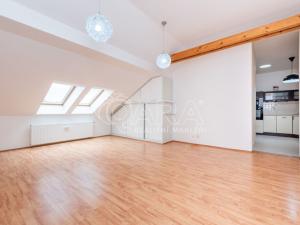 Pronájem bytu 2+1, Praha - Holešovice, Bubenská, 62 m2