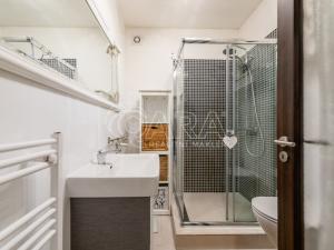 Pronájem bytu 2+1, Praha - Holešovice, Bubenská, 62 m2