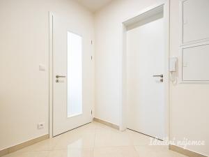 Pronájem bytu 2+kk, Praha, Drahňovická, 47 m2