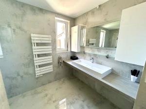 Prodej rodinného domu, Sezemice, Masarykova, 180 m2