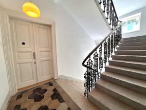 Pronájem bytu 1+1, Praha - Vyšehrad, Neklanova, 42 m2