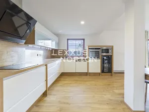 Pronájem rodinného domu, Tuchoměřice, U Špejcharu, 200 m2