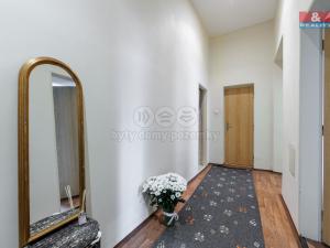 Prodej bytu 3+kk, Karlovy Vary, Zámecký vrch, 72 m2