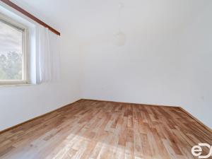 Prodej bytu 2+1, Skřivany, Nádražní, 60 m2