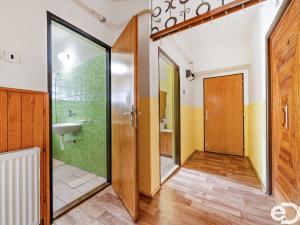 Prodej bytu 2+1, Skřivany, Nádražní, 60 m2