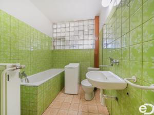 Prodej bytu 2+1, Skřivany, Nádražní, 60 m2