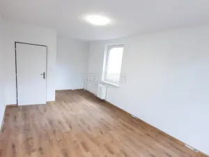 Pronájem bytu 2+1, Karlovy Vary - Stará Role, Fibichova, 63 m2