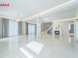 Prodej rodinného domu, Šestajovice, Myslivečkova, 389 m2