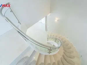 Prodej rodinného domu, Šestajovice, Myslivečkova, 389 m2