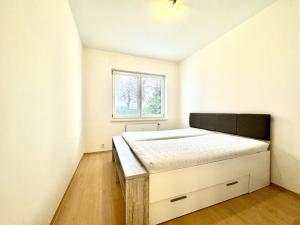 Pronájem bytu 3+1, Otrokovice, nám. 3. května, 80 m2