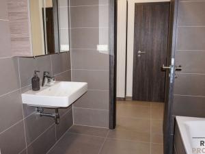 Pronájem bytu 2+kk, Olomouc, Eduarda Hamburgera, 59 m2